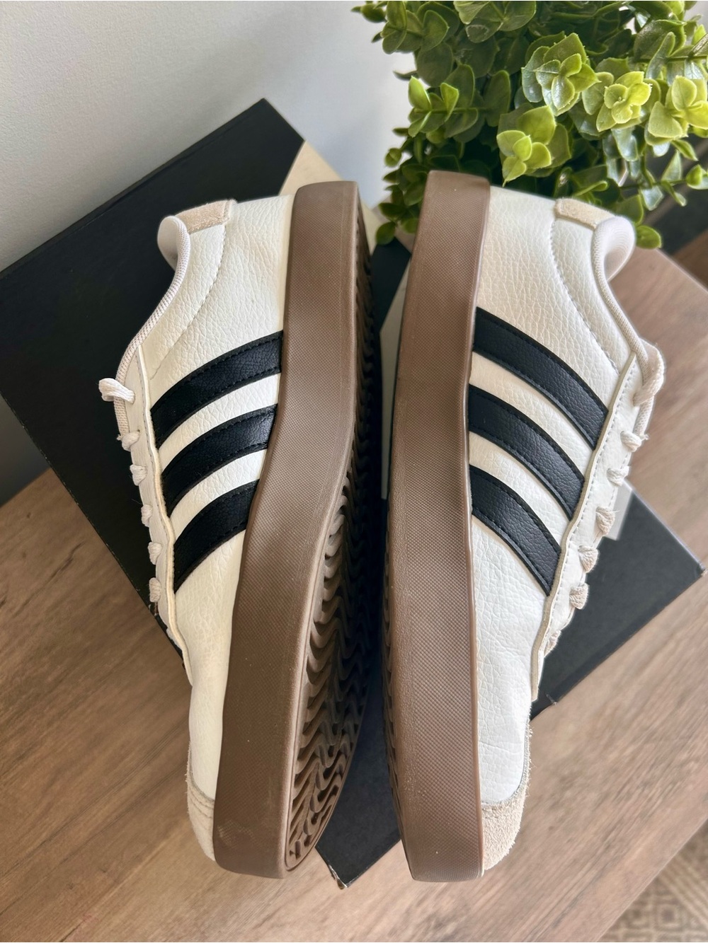 Adidas VL Court 3.0 Shoes - Picture 5 of 8